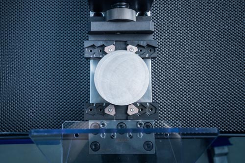 Processus de pré-marquage d’une ébauche cylindrique avec la technologie Makro•4Grip.