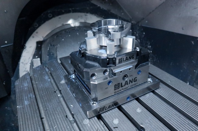 Vasto-Clamp 6-Backenfutter von LANG Technik für die CNC-Bearbeitung in einer Werkzeugmaschine