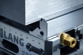 Makro•Grip® Raw Part Clamping and Stamping Technology
